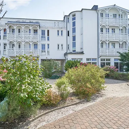 Apartment 542, Seepark *